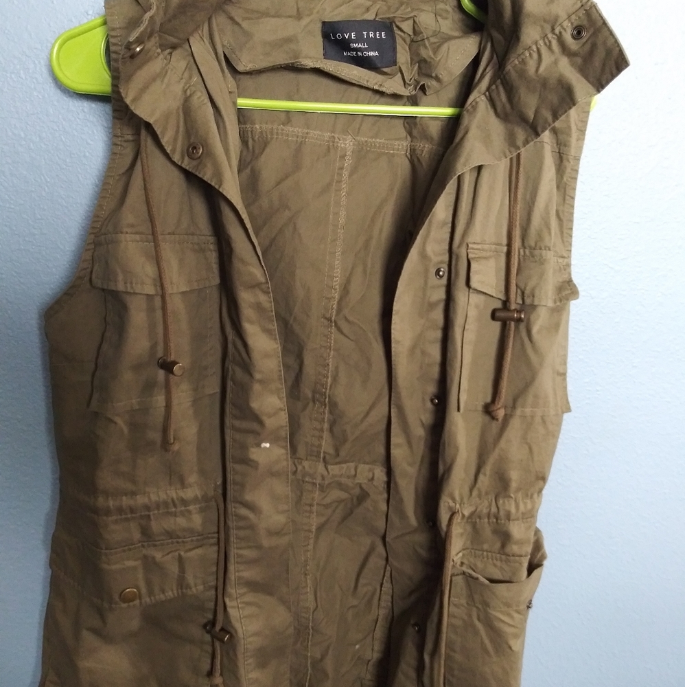 Love Tree vest size Small